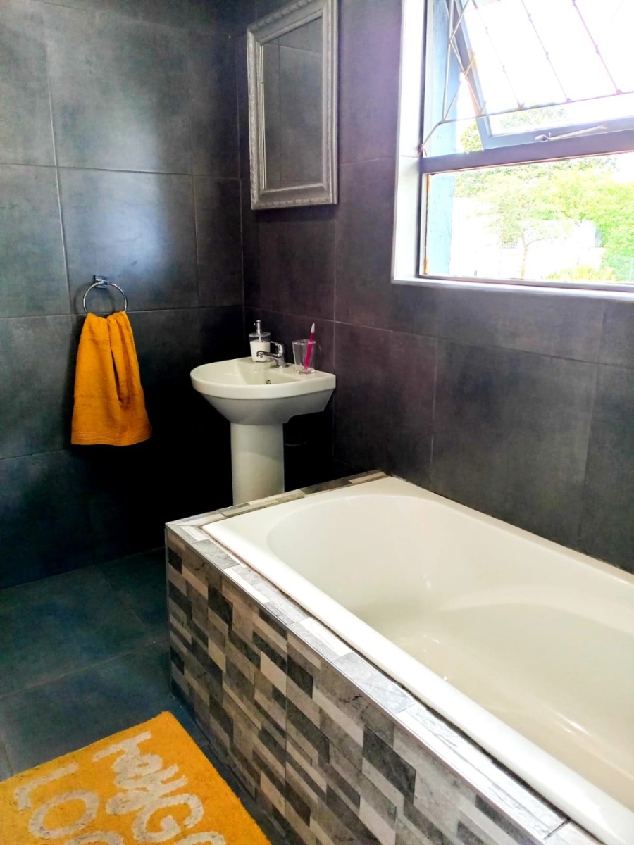 4 Bedroom Property for Sale in Abbotsford Eastern Cape